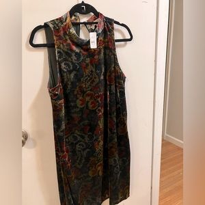 Loft velvet swing dress. Size medium. New with tags. Great condition.